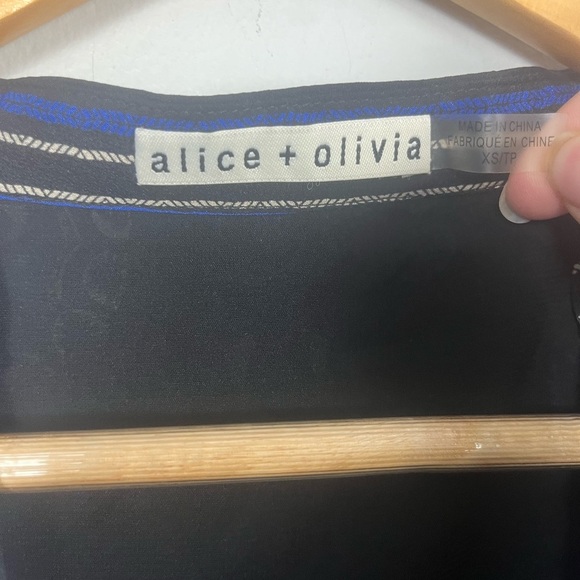 Alice + Oliva Shelia 100% Silk Blouson sleeve blouse blue black size XS - Picture 3 of 7